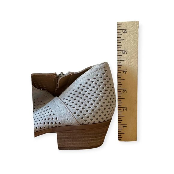 Lucky Brand Baylah2 Gray Suede Perforated booties, Size 9.5 - Picture 10 of 12